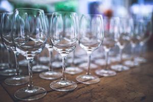 wine-glasses-empty-white-glass_1